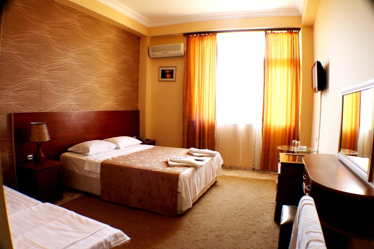 Hotel Condori Kobuleti Luaran gambar